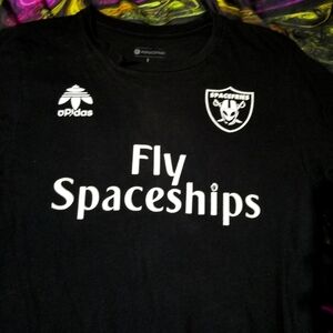 L - Flying Spaceships